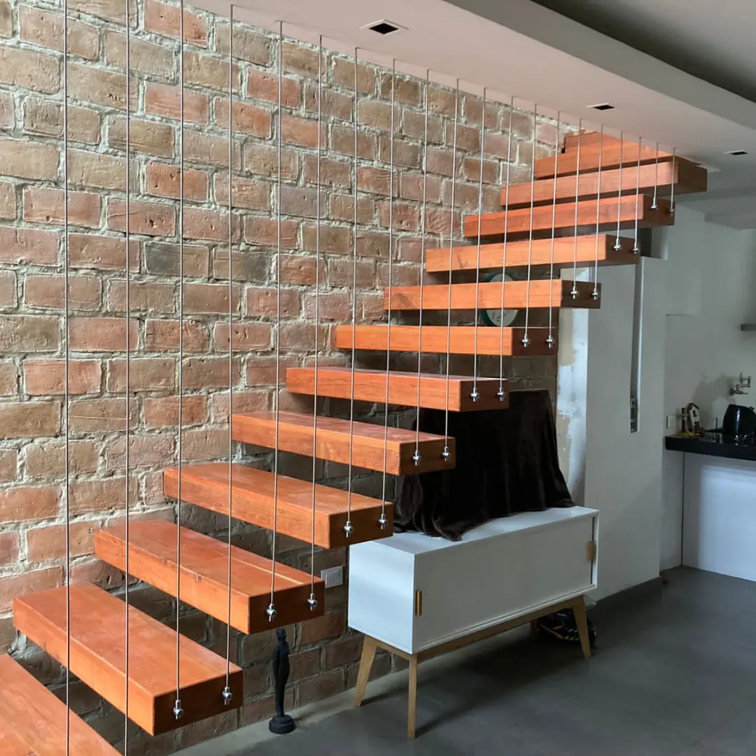 Escalera Flotante con Tensores en Aluminio